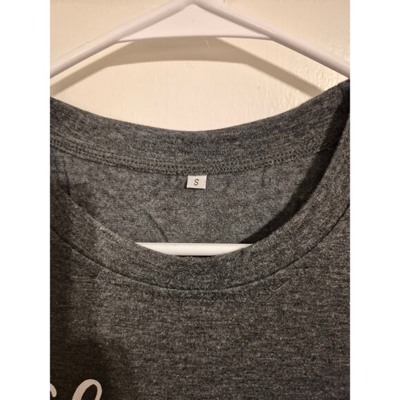 Christmas Crew Tshirt-Size Small- NWT - Picture 2 of 7